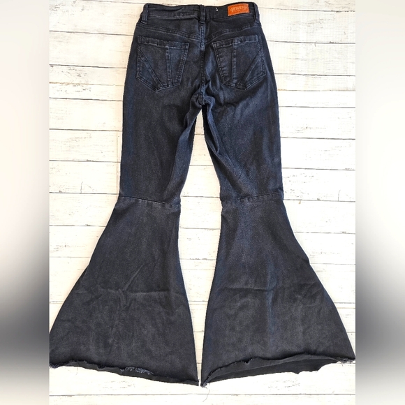 Shyanne Western Cowgirl Black Distressed Flare Bell Bottoms Stretchy Denim Jeans - Picture 7 of 16